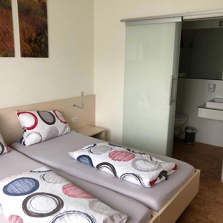 Muellers Weingut Und Weinstube Im Auerberg Apartment Nordheim  Bagian luar foto